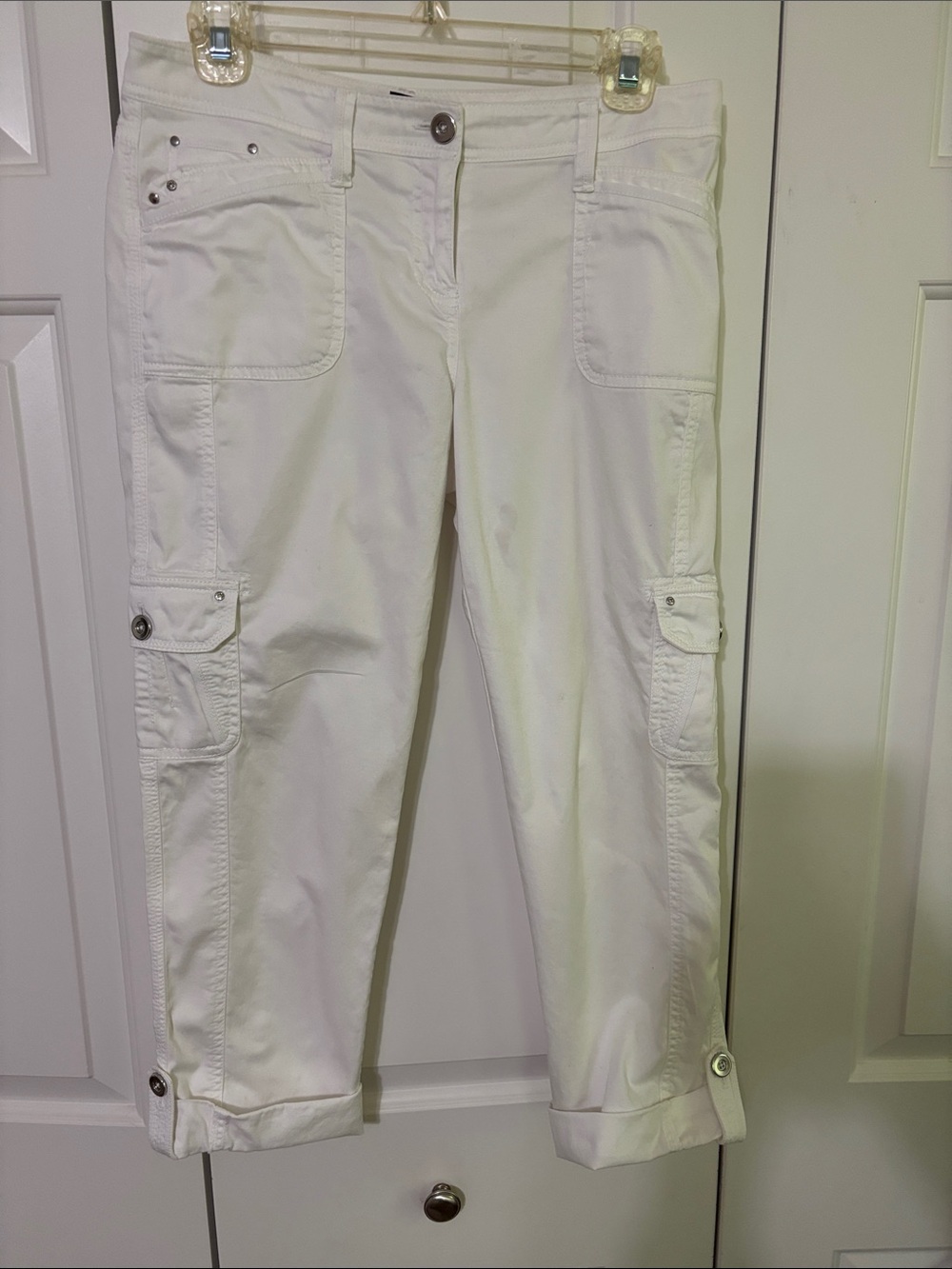 White House Black Market White Cargo Capri Pants Size 2